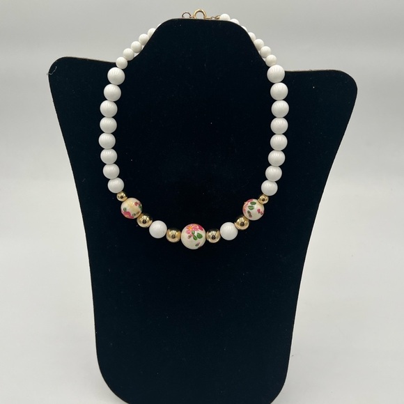 Vintage Western Germany White Beaded Necklace – Flower Transferware Acrylic with - Picture 1 of 2